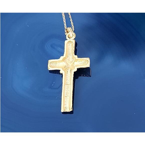 14K Yellow Gold Diamond Cut Cross Pendant Link Necklace - Picture 5 of 13